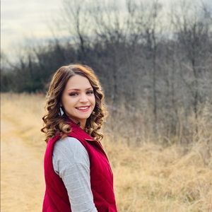 Meet your Posher, Danielle